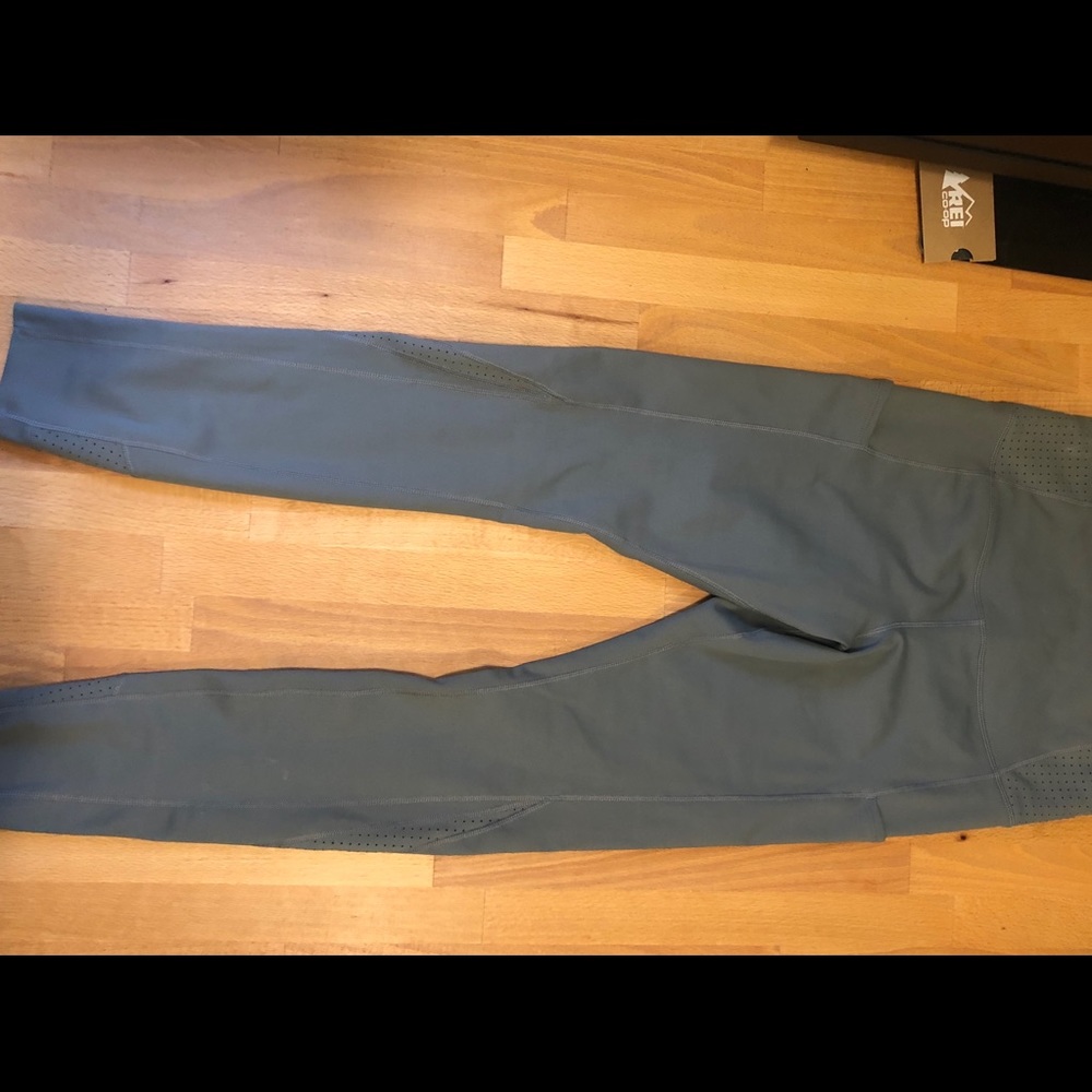 Brooks Grey Leggings NWOT
